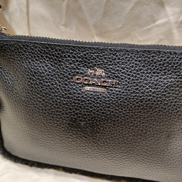 Coach wristlet - Picture 4 of 7